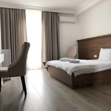Hotel Dardani Titova Mitrovica Exteriör bild