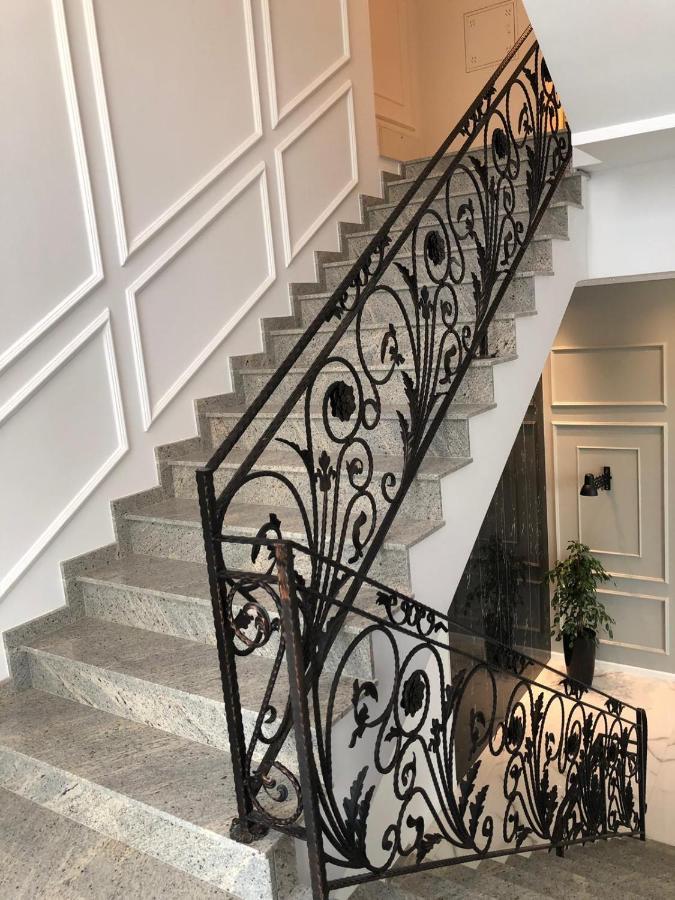 Hotel Dardani Titova Mitrovica Exteriör bild