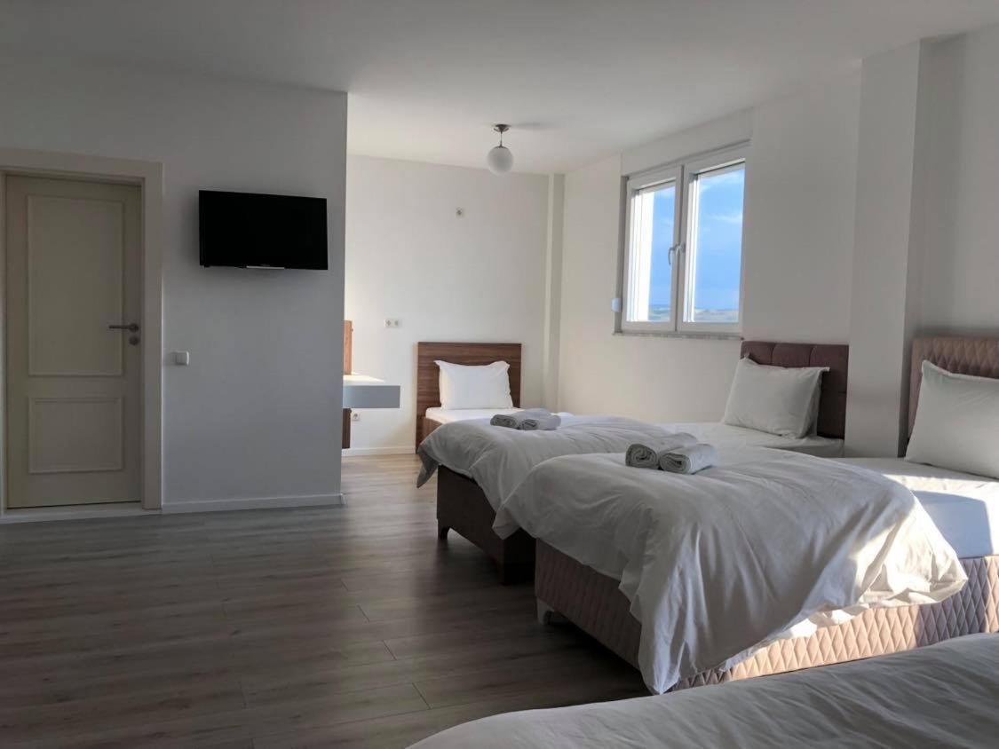 Hotel Dardani Titova Mitrovica Exteriör bild