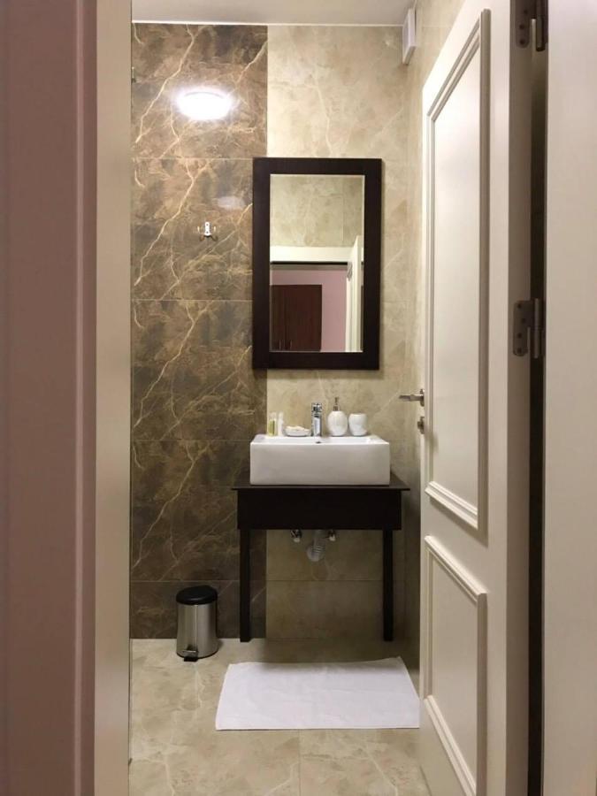 Hotel Dardani Titova Mitrovica Exteriör bild