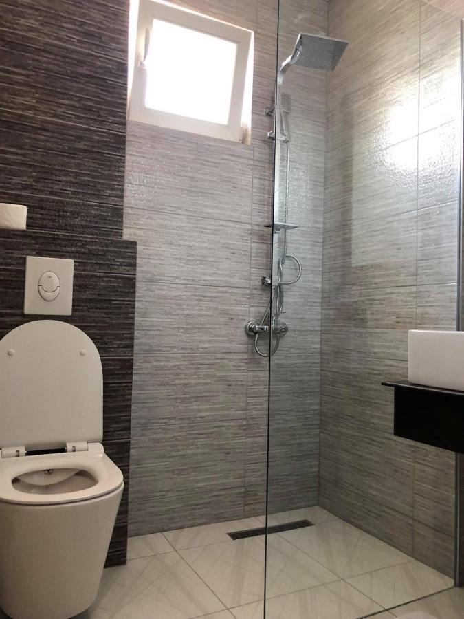 Hotel Dardani Titova Mitrovica Exteriör bild