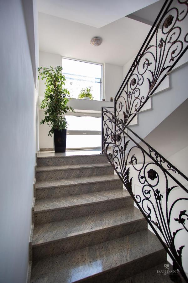 Hotel Dardani Titova Mitrovica Exteriör bild