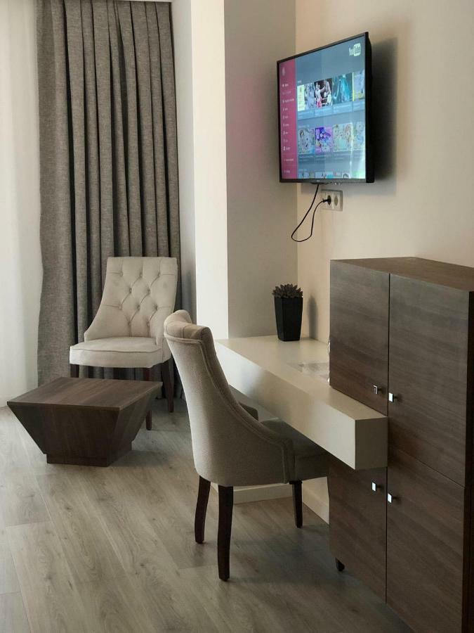 Hotel Dardani Titova Mitrovica Exteriör bild