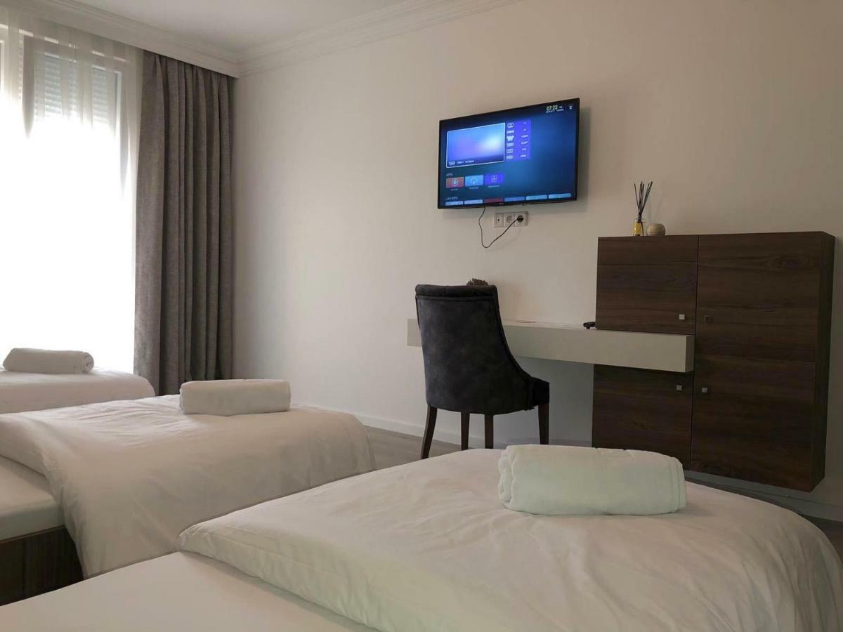 Hotel Dardani Titova Mitrovica Exteriör bild