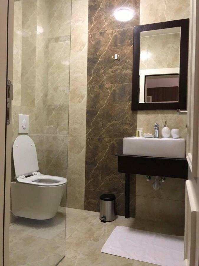 Hotel Dardani Titova Mitrovica Exteriör bild